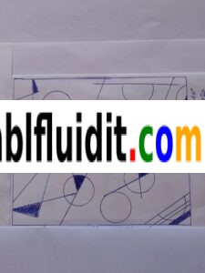 Disegno astratto originale realizzato a penna biro blu su carta nel 2020, composto da figure geometriche sovrapposte e intersecate in equilibrio visivo.