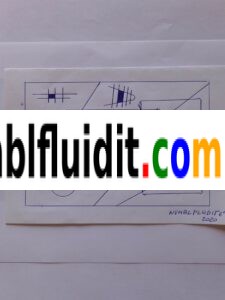 Disegno astratto originale realizzato a penna biro blu su carta nel 2020, composto da figure geometriche sovrapposte e intersecate in equilibrio visivo.